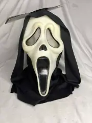 NEW With Tag Ghostface Mask Tagged Jan-Mar 2010 Scream 4 Funworld Mask