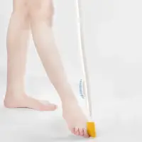 在飛比找momo購物網優惠-【OO生活輔具】洗腳刷(60公分長柄)