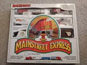 Bachmann Mainstreet Express Santa FE HO Scale Train Set. 3X3 Circle Track. New.