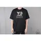 【HYDRA】Y-3 Stacked Logo T-Shirt 字體 短T【FJ0409】