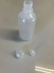 100 pack of 4oz (120mL) Plastic Boston Round Squeeze Bottles, tips and caps LDPE