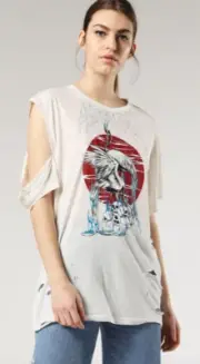 Diesel Destroyed Ripped with Holes Tee Cynth-A Heron Skull ( S )