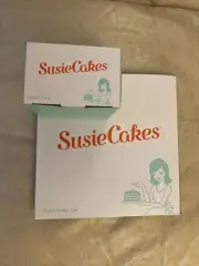 Susie Cakes Cake Stand Top And Base Set, Turquoise, New In Box!