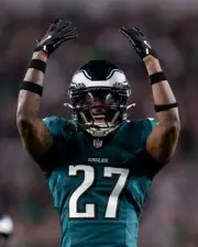 Quinyon Mitchell Hyping Up the Crowd Philadelphia Eagles 8x10 NFL Football Photo