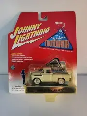 2003 JohnnyLightning The Fabulous Motorama 1955 Chevy Cameo White LightningChase