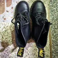 在飛比找PopChill優惠-[二手] Dr. Martens 1460 GREASY L