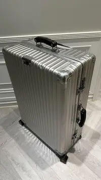 在飛比找Yahoo!奇摩拍賣優惠-【專櫃$58900】 德國RIMOWA 登機箱 29吋 20