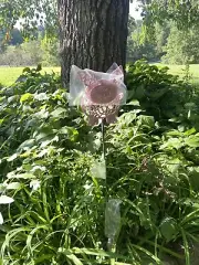 Encore Pink Pink Bobble Head Garden Stake Decor Outdoors Metal Painted Sculpture
