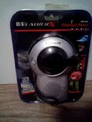 WEATHER X GPX FR2815SIL, DYNAMO HAND CRANK , AM/FM FLASHLIGHT RADIO NEW.
