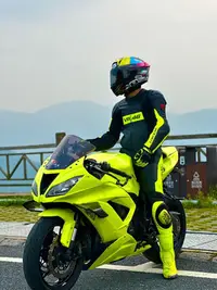 在飛比找Yahoo!奇摩拍賣優惠-Dainese丹尼斯VR46羅西TAVULLIA摩托車連體皮