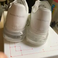 在飛比找蝦皮購物優惠-Alexander McQueen  小白鞋 厚底氣墊款