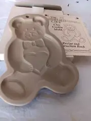 PAMPERED CHEF STONEWARE Cookie Mold Vintage 1991 Teddy Bear New In Orignal Box.