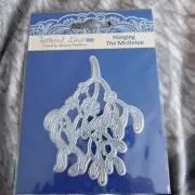 HANGING THE MISTLETOE DIE TLD0499 - Tattered Lace - RETIRED HTF