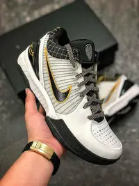 在飛比找Yahoo!奇摩拍賣優惠-Nike Zoom Kobe 4 ZK4 黑白黃 時尚 百搭