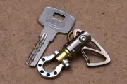 KYLINK EDC Sailor shackle Keychain with Swivel Jib Ti Tuning Fork Swivel Steel