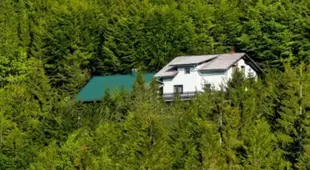 Secluded Holiday Home with Jacuzzi in Kozji Vrh