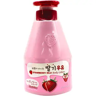 ＊微風小舖＊韓國 KWAILNARA 草莓牛奶沐浴乳/身體乳 560g 香蕉牛奶沐浴乳/身體乳 560g