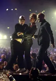Coldplay members Chris Martin Jonny Buckland Will Champion appear - Old Photo 1