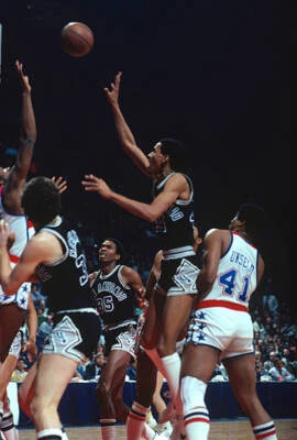 George Gervin Of The San Antonio Spurs 1980 Basketball Photo 11