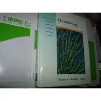 在飛比找蝦皮購物優惠-二手非新書 Microbiology: An Introdu