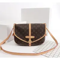 在飛比找Yahoo!奇摩拍賣優惠-LOUIS VUITTON 路易威登  LV   斜挎包 側