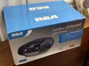 RCA LECTEUR CD PORTATIF AVEC CASSETTE. RCD 175. ( Never Been Out Of The Box )