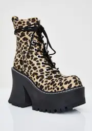 [dELiA*s by Dolls Kill] Catty Animal Behavior Platform Boots