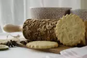 Engraved Wooden Rolling Pin Embossed Rolling Dough Roller Carved Textured