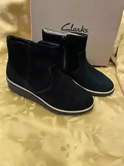 Clarks Sharon Swing 6 Wide Black Suede Boots Booties Wedge