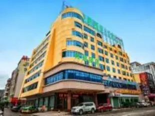 格盟岑溪市廣南路榕湖酒店GreenTree Alliance Cenxi Guangnan Road Hotel
