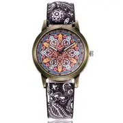 2 Pcs Retro Flower Pattern Leather Belt Quartz Watch(D)