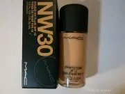 MAC STUDIO FIX FLUID SPF 15 * NW30 * 24-HOUR WEAR FULL MATTE COVERAGE FOUNDATION