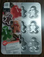 1995 Wilton Bite-Size Gingerbread Boy Pan - 9 Molds –NEW Sealed