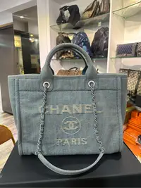 在飛比找Yahoo!奇摩拍賣優惠-【喬瑟夫二手名店】全新真品 CHANEL 牛仔沙灘包 托特包