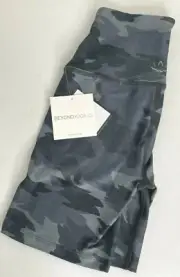 Beyond Yoga Womens Spacedye Printed High Waisted Biker Shorts NWT XSM Slvr Camo