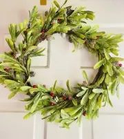 Merry Mistletoe Christmas Farmhouse Wreath 20”