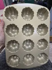 Nordic Ware Bundt Brownie Pan