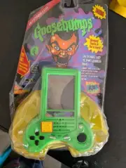 Goosebumps The Intimidator Handheld LCD Game Cracked Screen