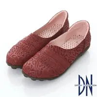 在飛比找momo購物網優惠-【DN】典雅美人 復古圖騰層次牛皮休閒鞋(酒紅)