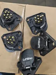Bulk PHILIPS 16-725 Socket - 7 Pin, Bullet Terminal, Split Pin, 3 Hole Mount