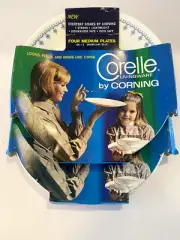 Vintage 1970's Corelle Livingware by Corning-8 Medium Plates Snowflake Blue-NIP