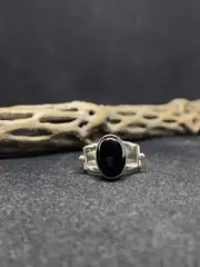 Native American Navajo black onyx Sterling Silver circular Ring Size 8.5