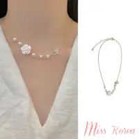 在飛比找momo購物網優惠-【MISS KOREA】韓國設計玫瑰花珍珠美鑽蝴蝶結造型項鍊