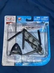 Miniature Airplanes 2001 Series Boeing Chinook CH-47 Maisto Tailwinds
