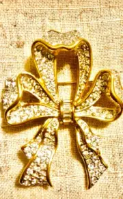 Rare Signed SWAROVSKI Clear Crystal Large Gold Tone BOW Ribbons Brooch Pin Swan