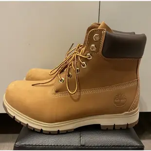 百貨公司Timberland WATERPOOF  MENS 防水中統靴 US Patent NO.D732,810