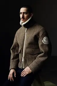 在飛比找Yahoo!奇摩拍賣優惠-Moncler 男 復古格紋羽絨大衣外套 size 1