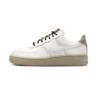 在飛比找momo購物網優惠-【NIKE 耐吉】Air Force 1 Low 女鞋 白棕