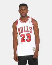[MITCHELL & NESS] Mitchell & Ness Chicago Bulls Michael Jordan '97-'98 #23 Authentic Nba Jersey White - Size 2XL 2XL White