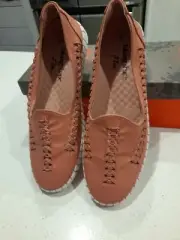 Brand New Ladies Quality Taking Shape Shoes Size 40